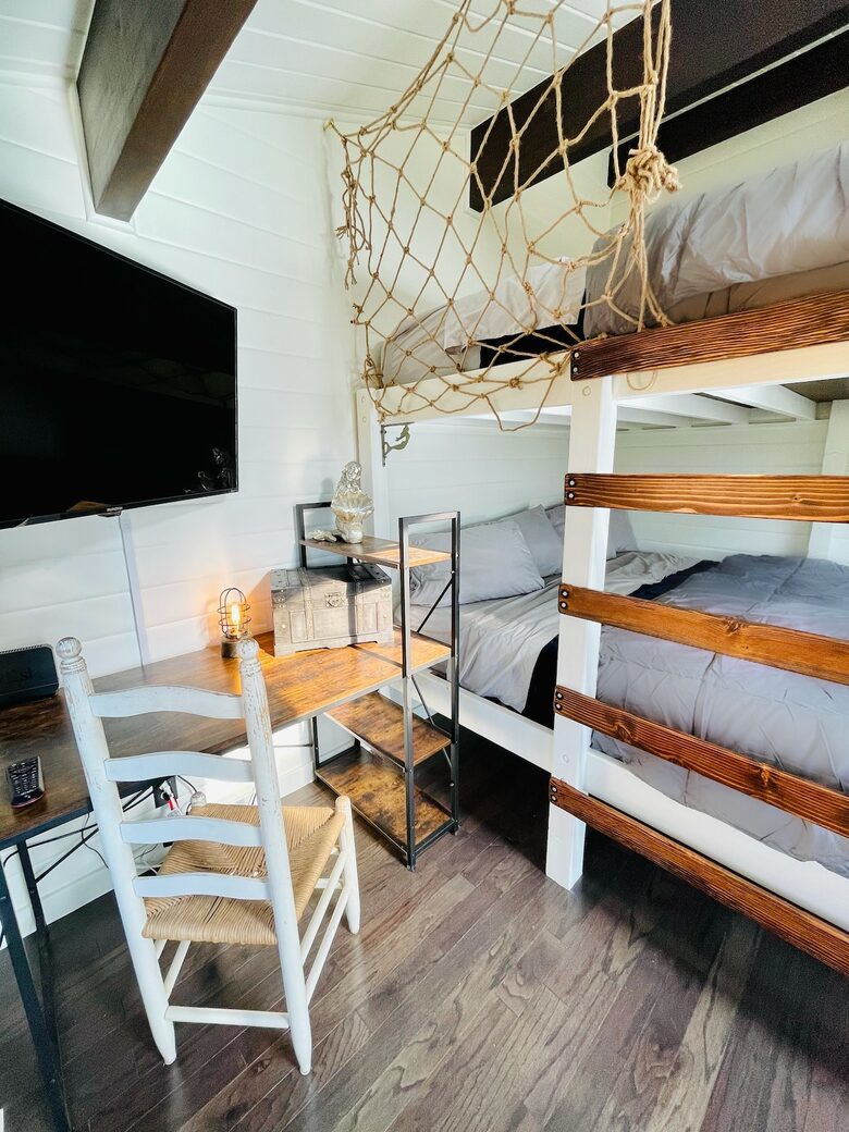 Huge Cabin with Best View on Orcas - Eastsound, Washington