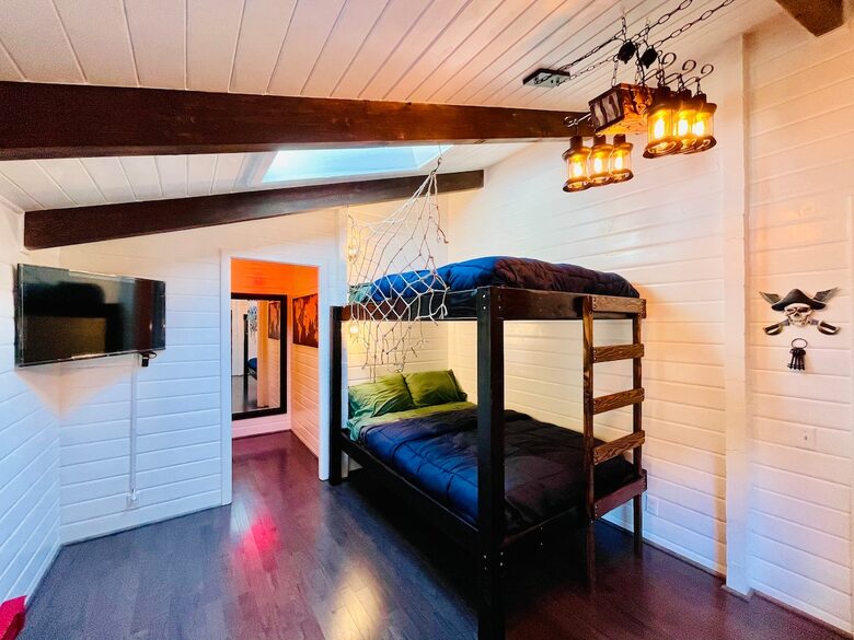 Huge Cabin with Best View on Orcas - Eastsound, Washington