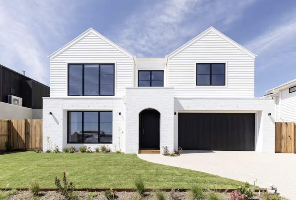 New Luxury Beach House | Huge North Facing Deck/Yard - Point Lonsdale, Australia