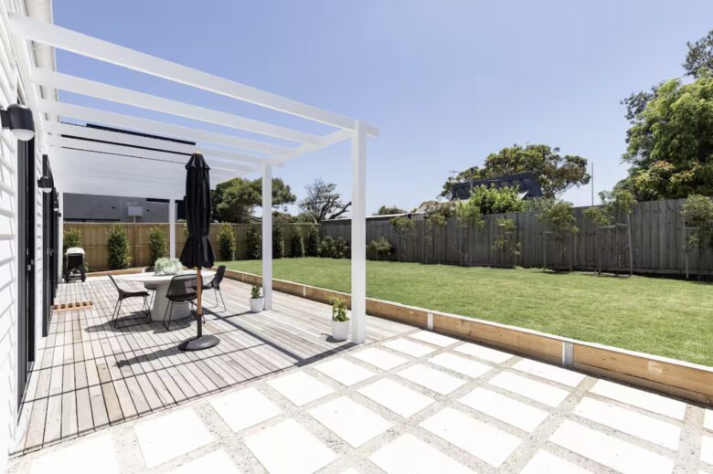 New Luxury Beach House | Huge North Facing Deck/Yard - Point Lonsdale, Australia