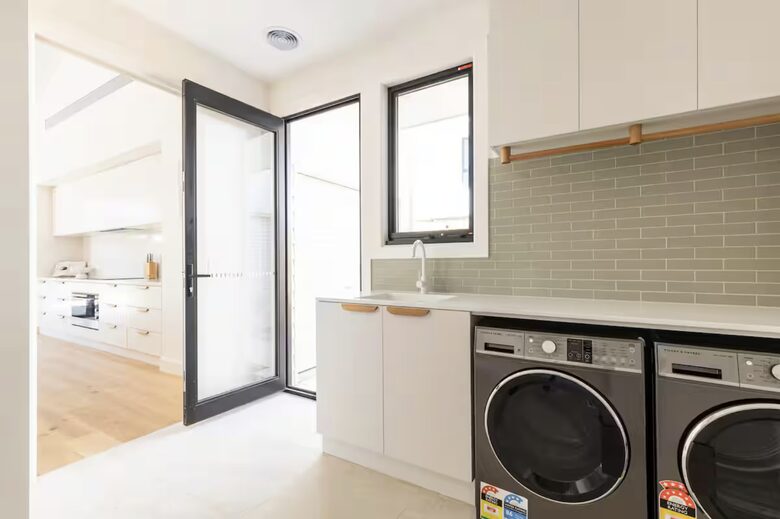 New Luxury Beach House | Huge North Facing Deck/Yard - Point Lonsdale, Australia