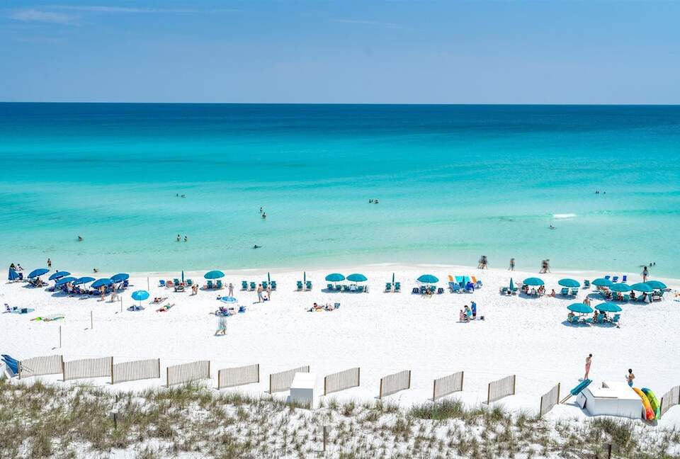 Gulf Breeze Penthouse | Beachfront Luxury in Destin - Destin, Florida