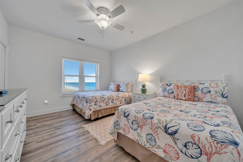 Gulf Breeze Penthouse | Beachfront Luxury in Destin - Destin, Florida