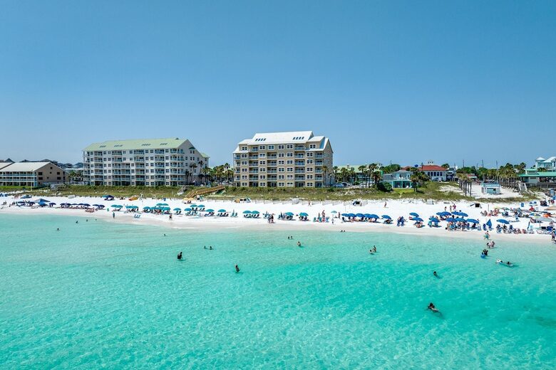 Gulf Breeze Penthouse | Beachfront Luxury in Destin - Destin, Florida