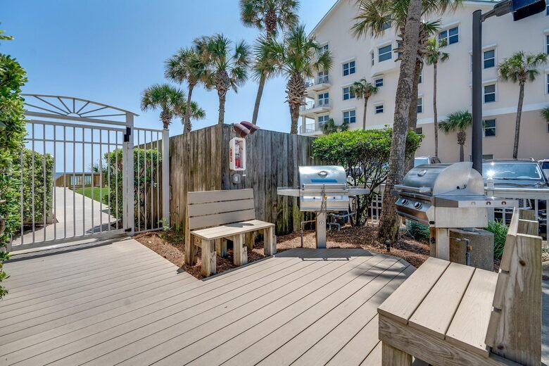 Gulf Breeze Penthouse | Beachfront Luxury in Destin - Destin, Florida