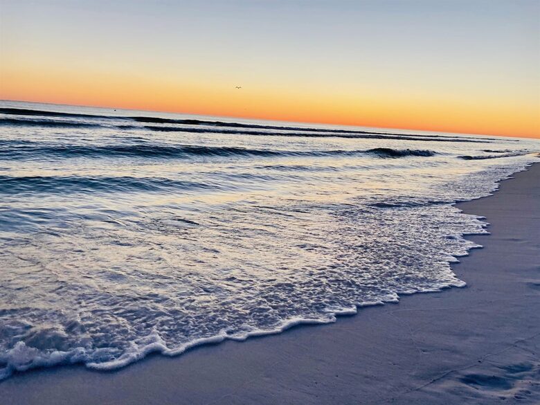 Gulf Breeze Penthouse | Beachfront Luxury in Destin - Destin, Florida