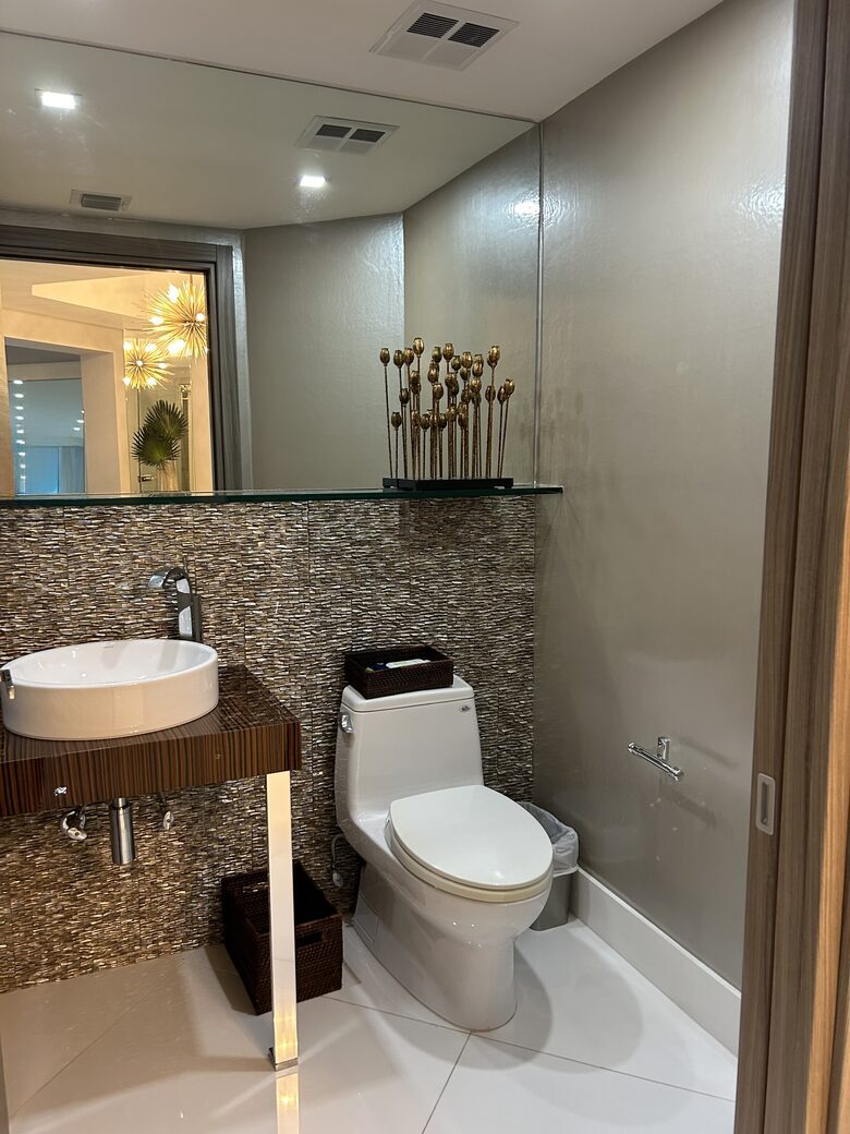 South Ocean Drive Modern Getaway - Hollywood, Florida