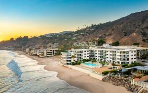 Top-Floor Retreat Overlooking Malibu Shores - Malibu, California