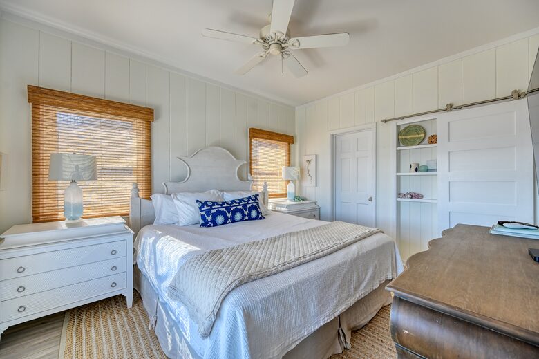 First floor oceanfront bedroom/king bed