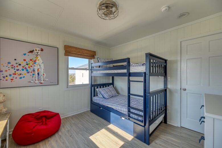 Bunk Bedroom sound side
