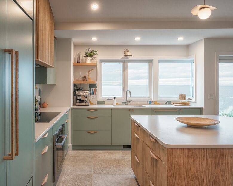 Chef's kitchen with large kitchen island