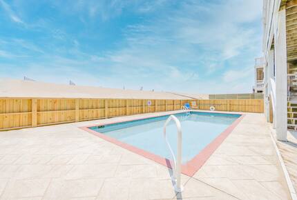 Outer Banks Getaway - Avon, North Carolina