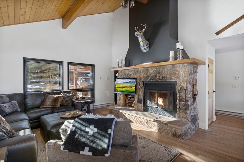 Boulder Bend: Blue River’s Premier Retreat - Breckenridge, Colorado
