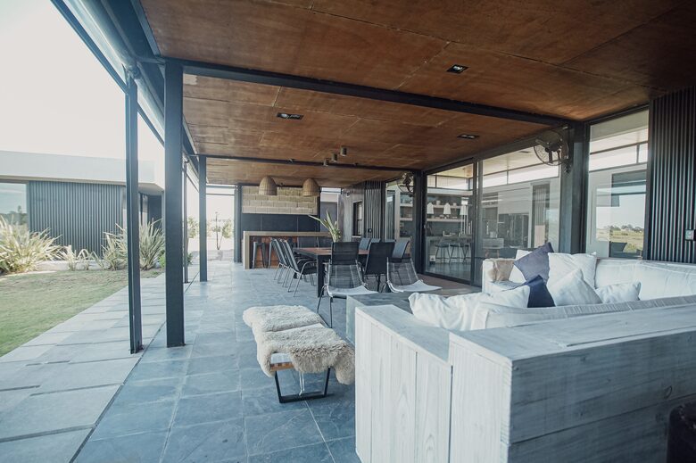 Modern Waterfront Lake House | Carmelo Golf - Carmelo, Uruguay