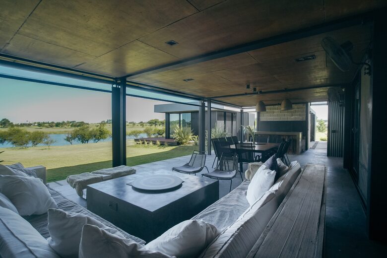 Modern Waterfront Lake House | Carmelo Golf - Carmelo, Uruguay
