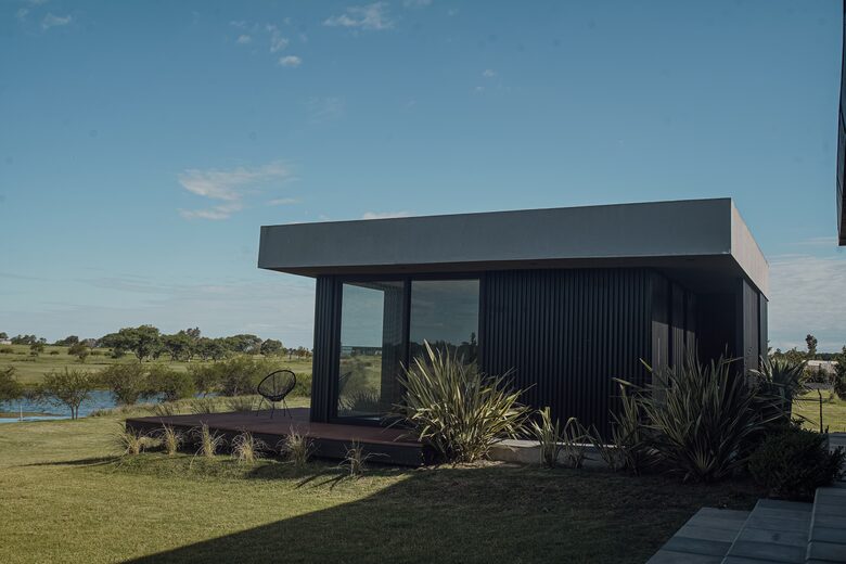 Modern Waterfront Lake House | Carmelo Golf - Carmelo, Uruguay