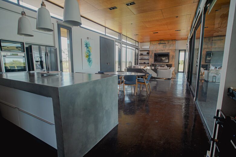 Modern Waterfront Lake House | Carmelo Golf - Carmelo, Uruguay