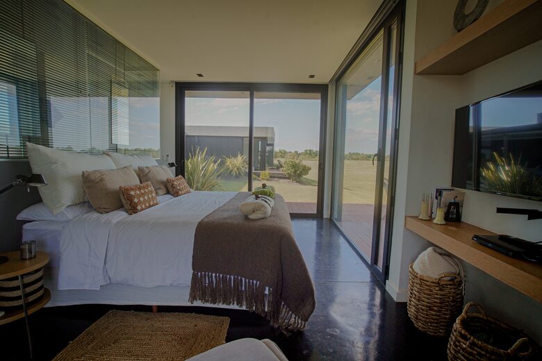Modern Waterfront Lake House | Carmelo Golf - Carmelo, Uruguay