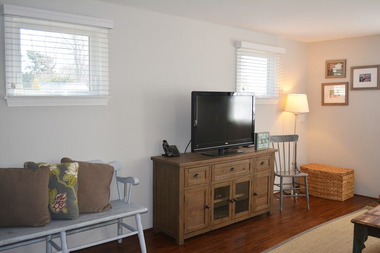Cape Cod Cottage | Private Popponesset Beach Access - Mashpee, Massachusetts