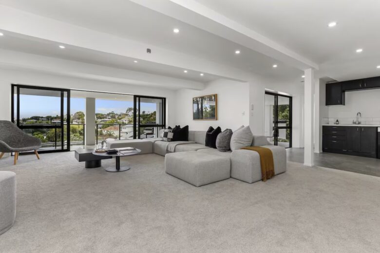 Luxury Mission Bay Oasis with Heated Pool - Auckland, New Zealand