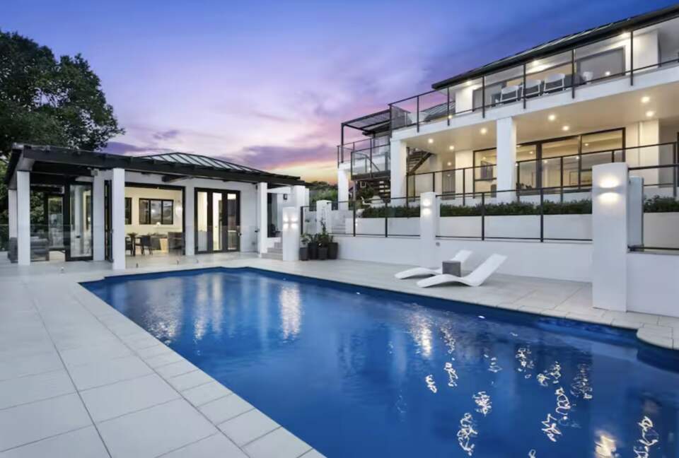 Luxury Mission Bay Oasis with Heated Pool - Auckland, New Zealand