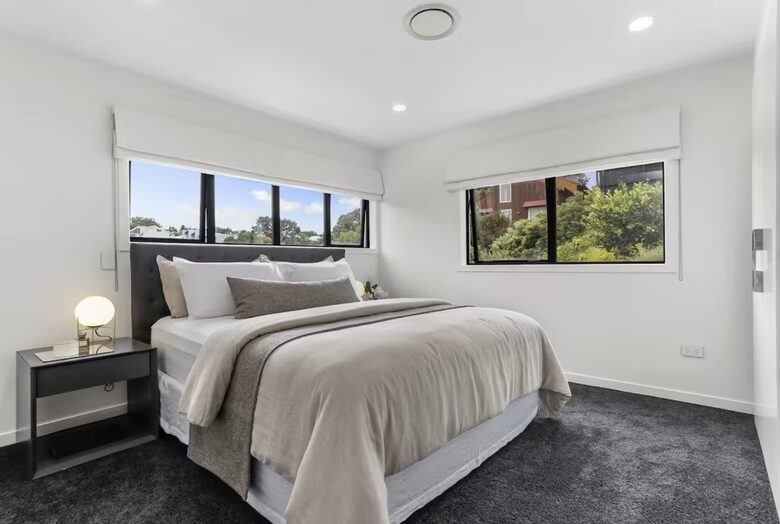 Luxury Mission Bay Oasis with Heated Pool - Auckland, New Zealand