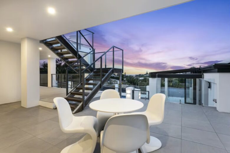 Luxury Mission Bay Oasis with Heated Pool - Auckland, New Zealand