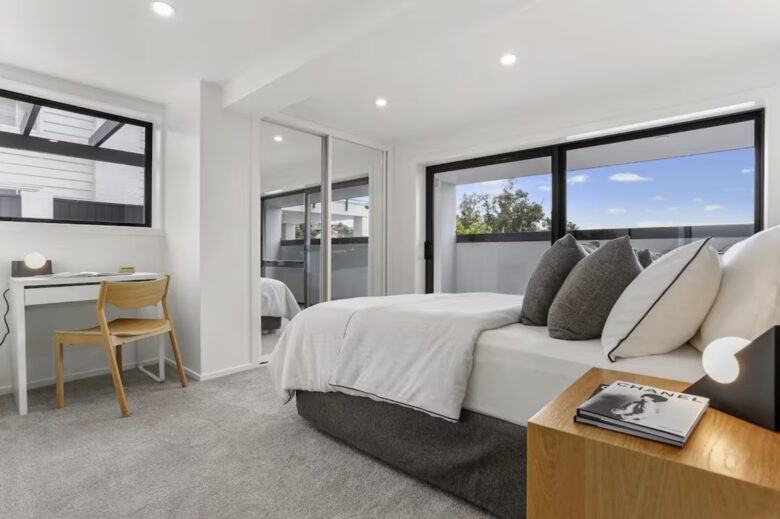 Luxury Mission Bay Oasis with Heated Pool - Auckland, New Zealand