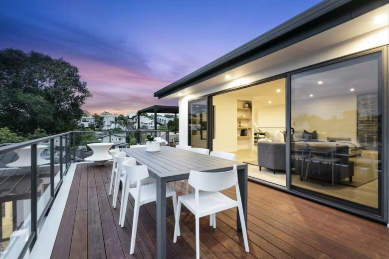 Luxury Mission Bay Oasis with Heated Pool - Auckland, New Zealand