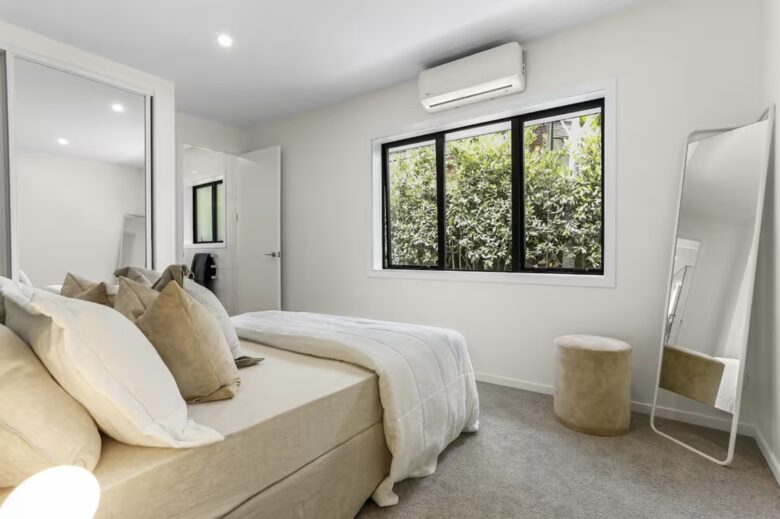 Luxury Mission Bay Oasis with Heated Pool - Auckland, New Zealand