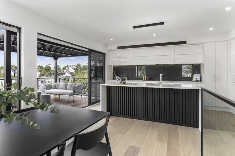 Luxury Mission Bay Oasis with Heated Pool - Auckland, New Zealand