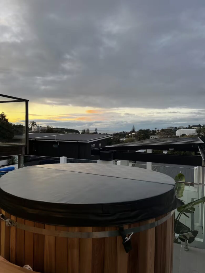 Luxury Mission Bay Oasis with Heated Pool - Auckland, New Zealand