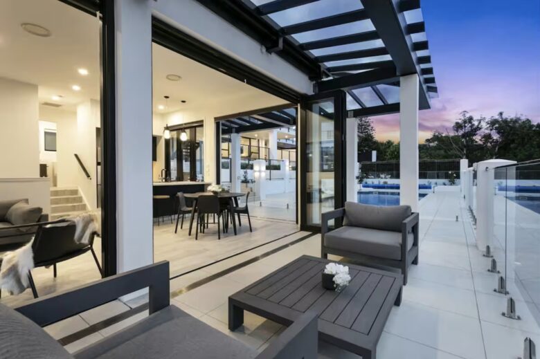 Luxury Mission Bay Oasis with Heated Pool - Auckland, New Zealand