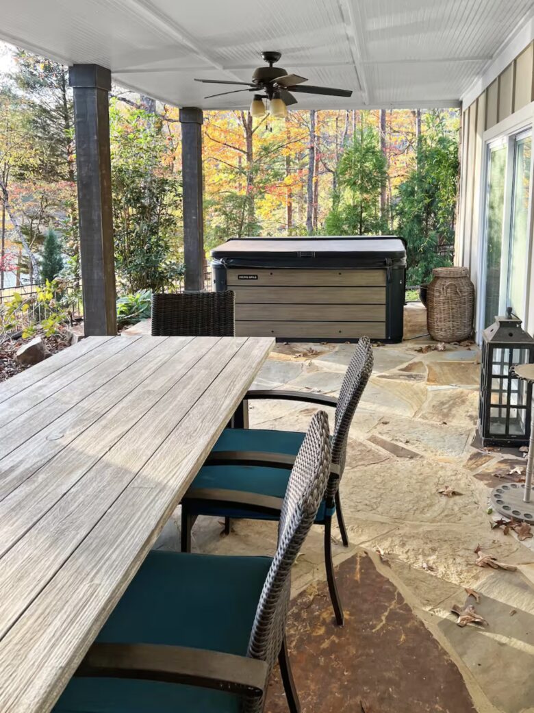 Lake House with Year Round Views - White, Georgia