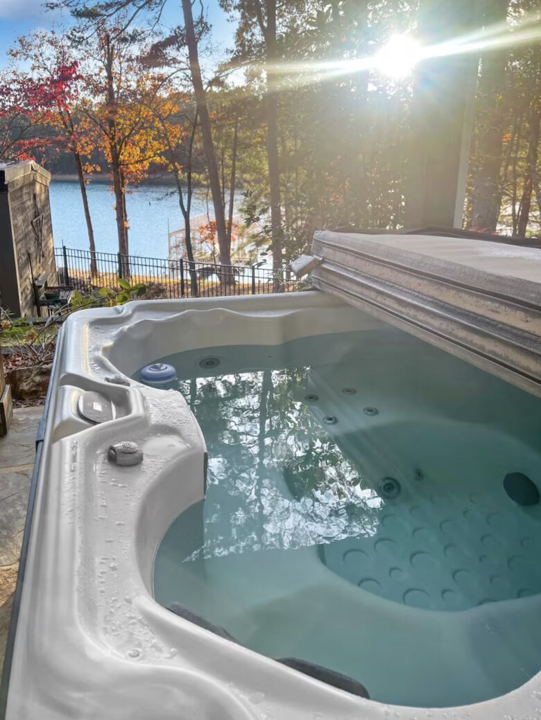 Lake House with Year Round Views - White, Georgia