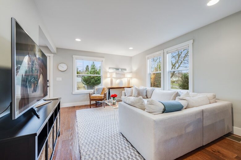 Quiet West Seattle Home | Best Location! - Seattle, Washington