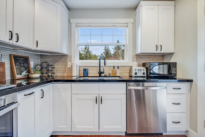 Quiet West Seattle Home | Best Location! - Seattle, Washington