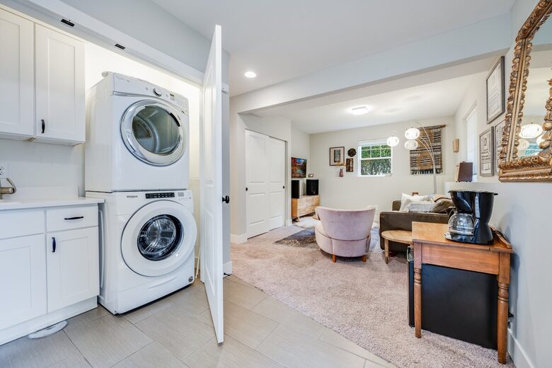 Quiet West Seattle Home | Best Location! - Seattle, Washington
