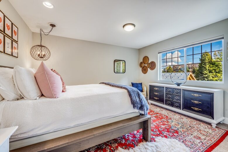 Quiet West Seattle Home | Best Location! - Seattle, Washington
