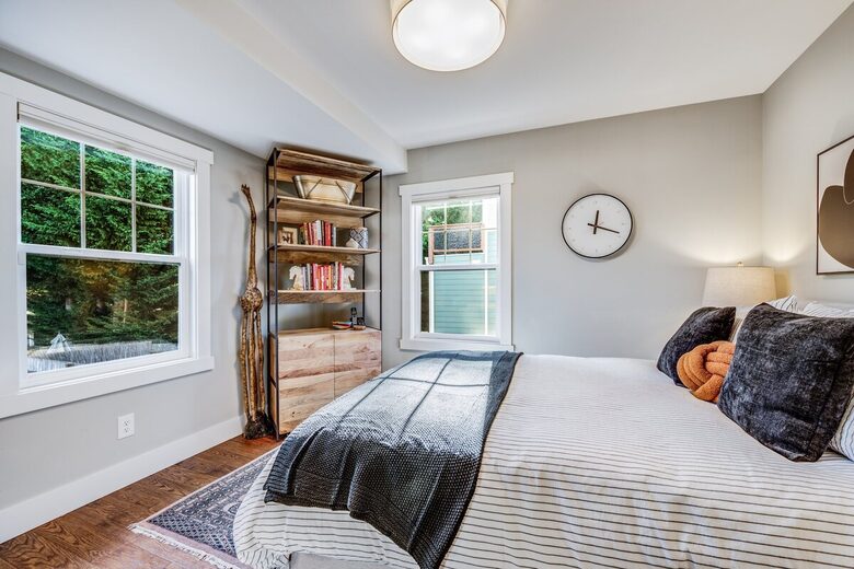 Quiet West Seattle Home | Best Location! - Seattle, Washington