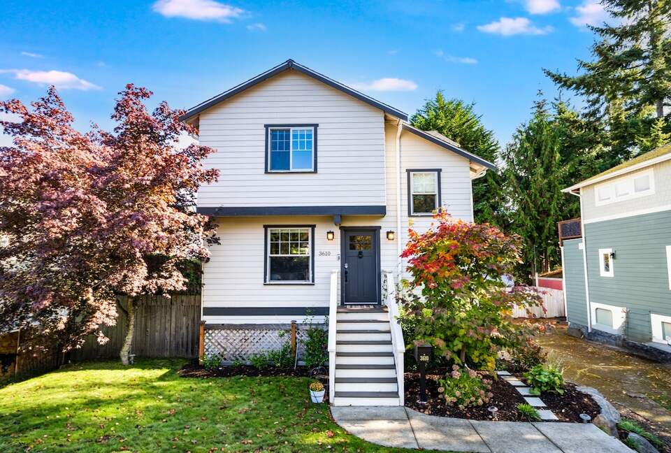 Quiet West Seattle Home | Best Location! - Seattle, Washington