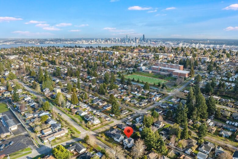 Quiet West Seattle Home | Best Location! - Seattle, Washington
