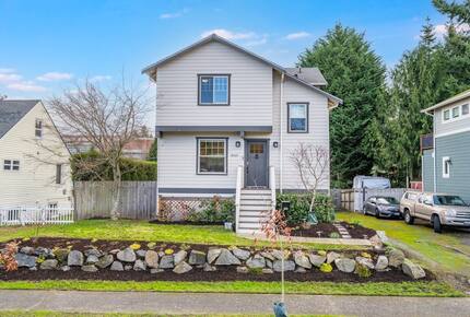 Quiet West Seattle Home | Best Location! - Seattle, Washington