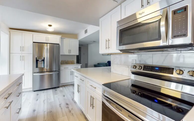 The Naples Bungalow | Dog Friendly - Naples, Florida