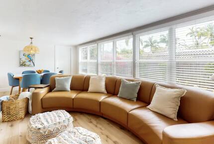 The Naples Bungalow | Dog Friendly - Naples, Florida