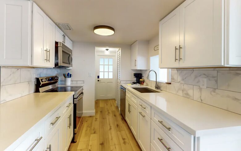 The Naples Bungalow | Dog Friendly - Naples, Florida