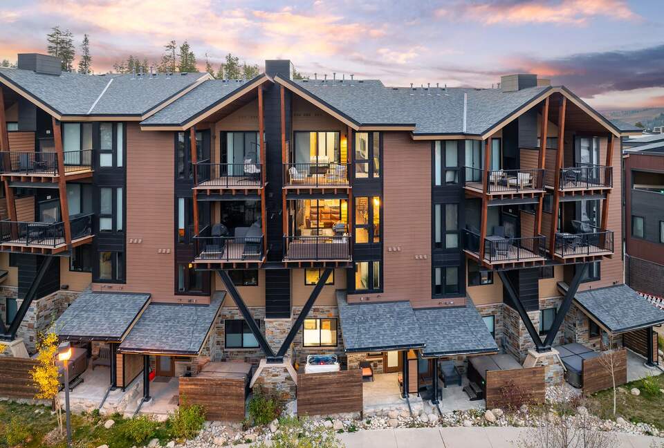 Spacious Townhome with Hot Tub and Fireplace - Winter Park, Colorado