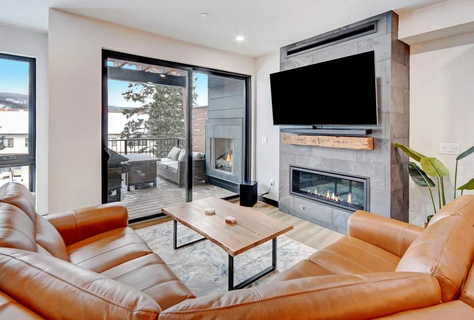Spacious Townhome with Hot Tub and Fireplace - Winter Park, Colorado