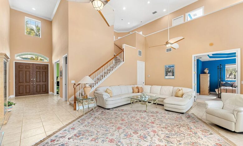 Riverside Bliss with Beach Access in Melbourne Beach - Melbourne Beach, Florida
