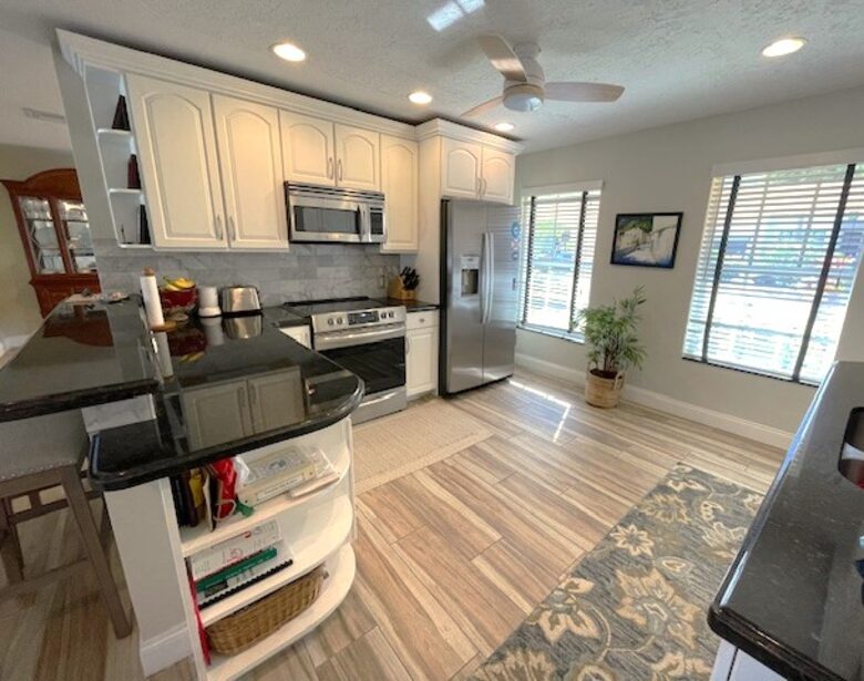 Kitchen fully stocked with Keurig and updated appliances